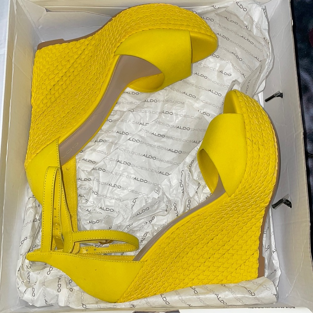 Yellow wedge heels